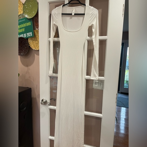 SKIMS White Lounge Long Sleeve Maxi Dress size xs - Picture 5 of 9